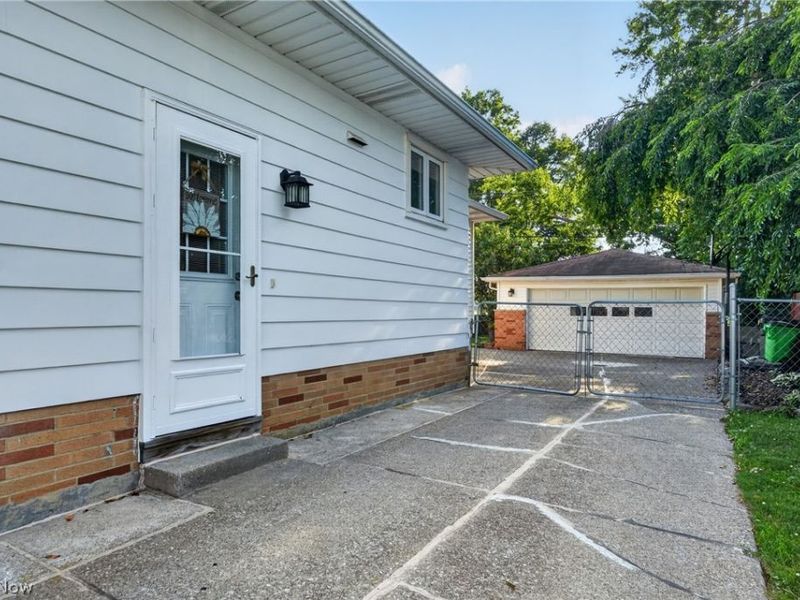 1860 Ridgewick Drive, Wickliffe, OH 44092 Photo 4