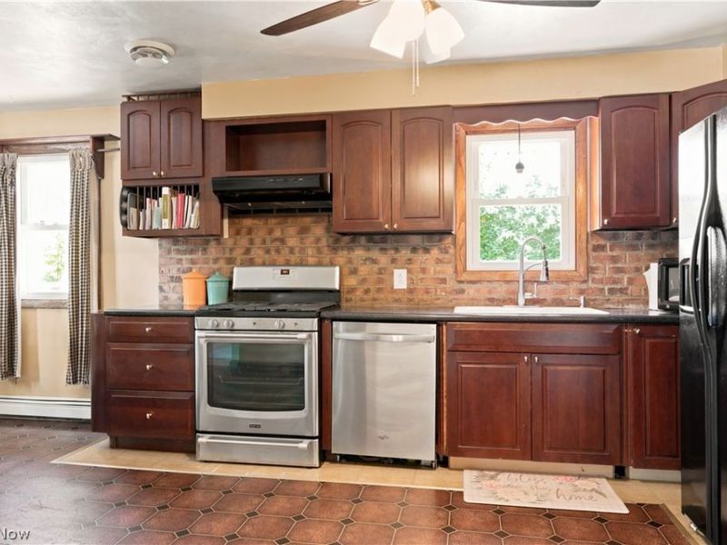273 Blueberry Drive, Columbiana, OH 44408 Photo 6