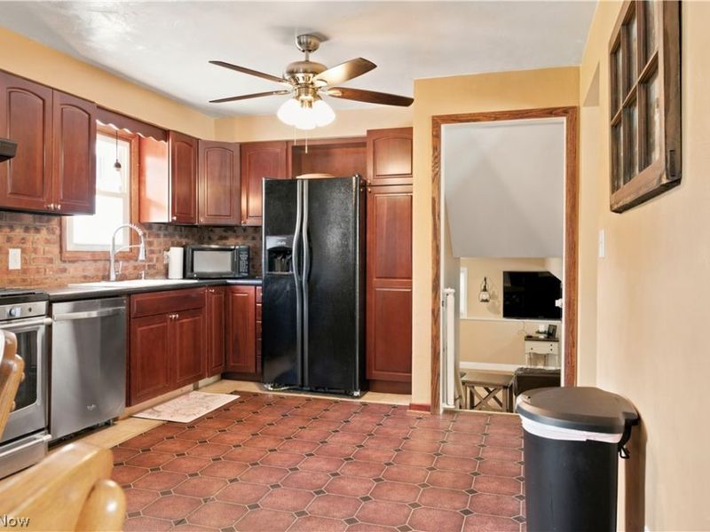 273 Blueberry Drive, Columbiana, OH 44408 Photo 8