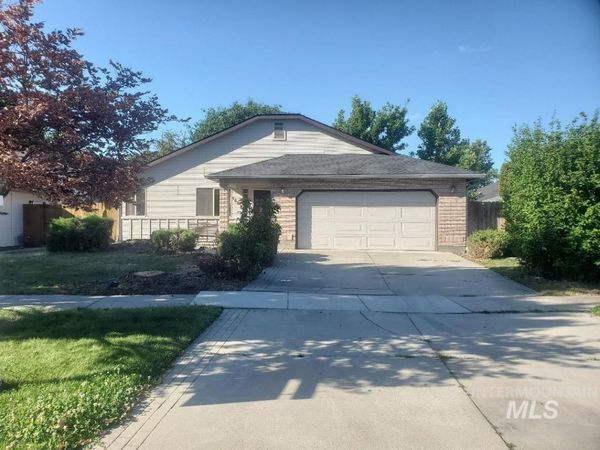 1681 E Laurelwood, Eagle, ID 83616