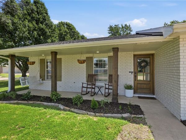 411 N 39th Street, Rogers, AR 72756
