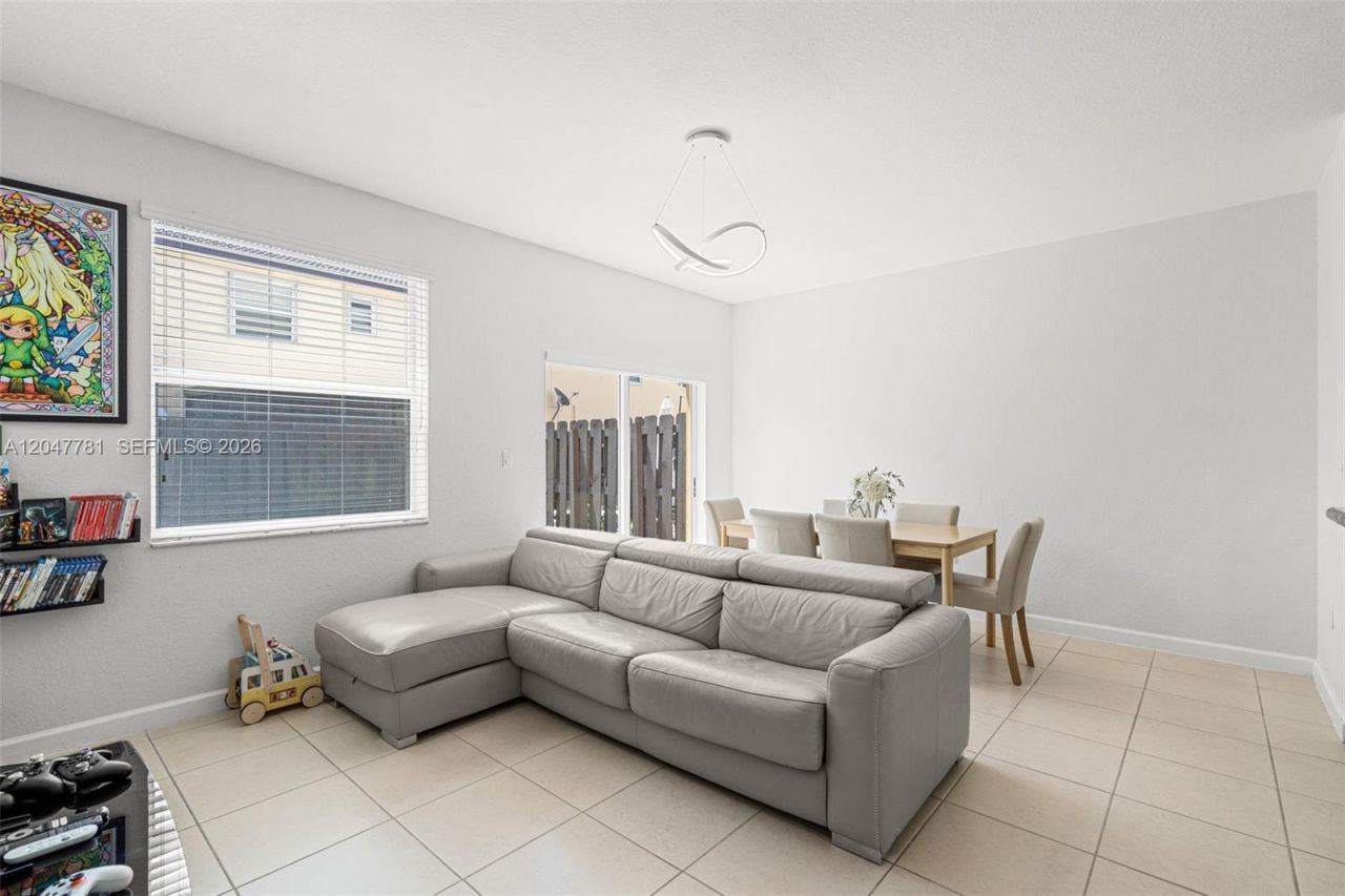 9133 SW 227th St , Unit 8, Cutler Bay, FL 33190 Photo