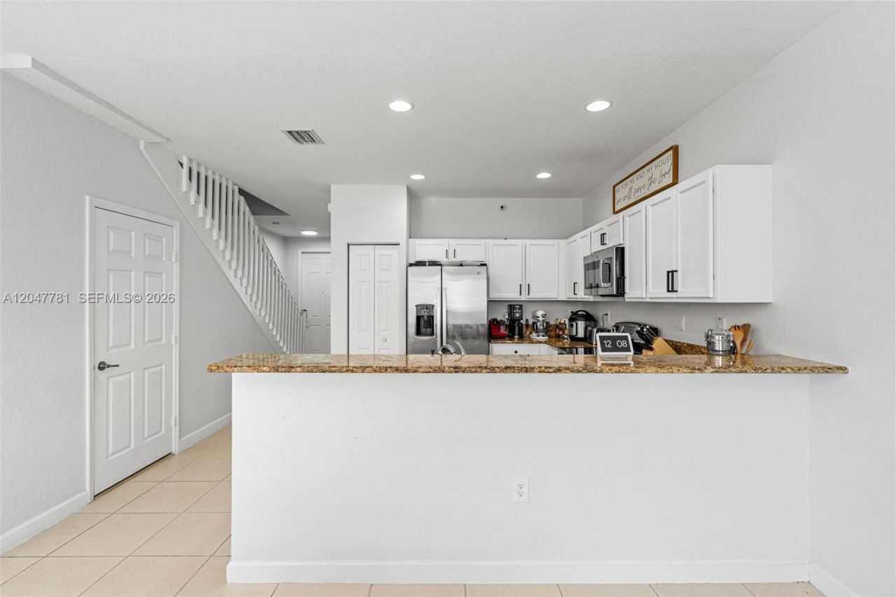 9133 SW 227th St , Unit 8, Cutler Bay, FL 33190 Photo