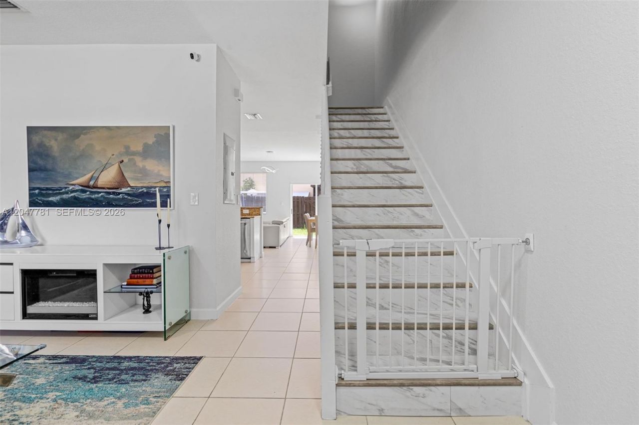 9133 SW 227th St , Unit 8, Cutler Bay, FL 33190 Photo