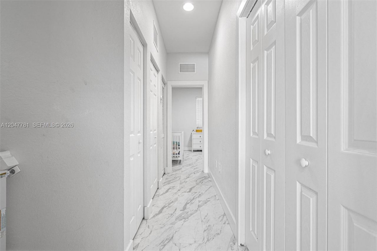 9133 SW 227th St , Unit 8, Cutler Bay, FL 33190 Photo
