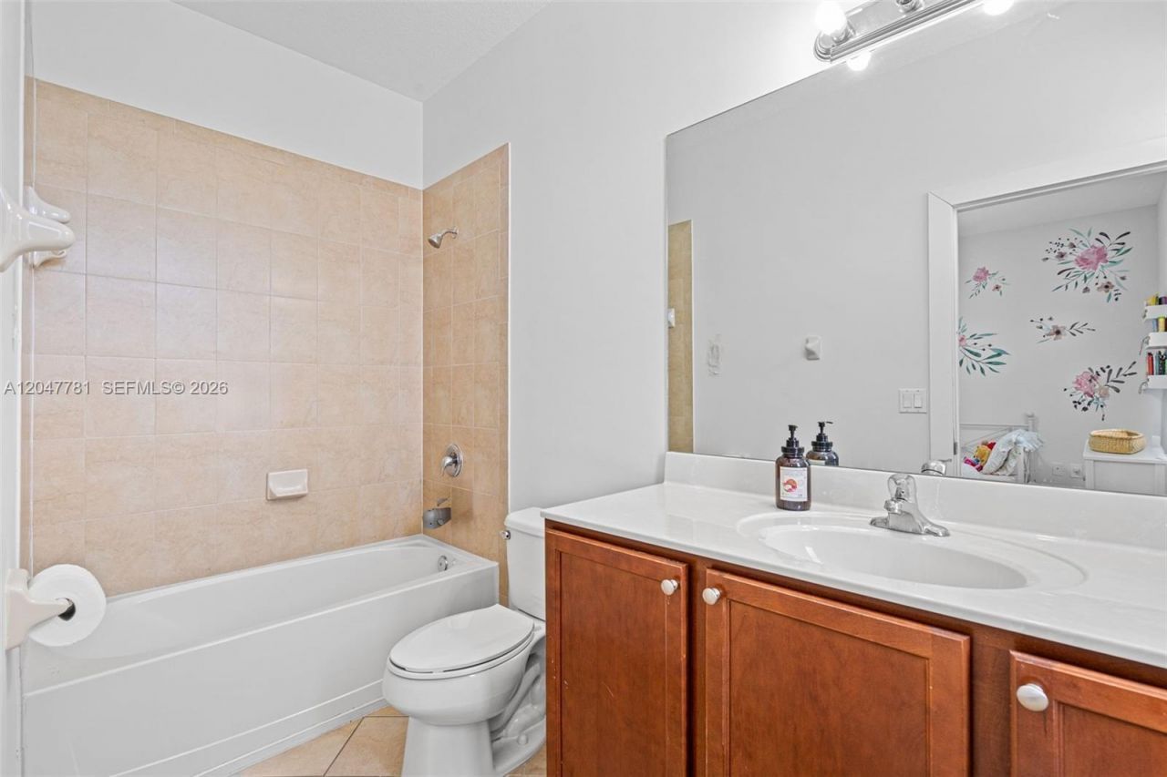 9133 SW 227th St , Unit 8, Cutler Bay, FL 33190 Photo