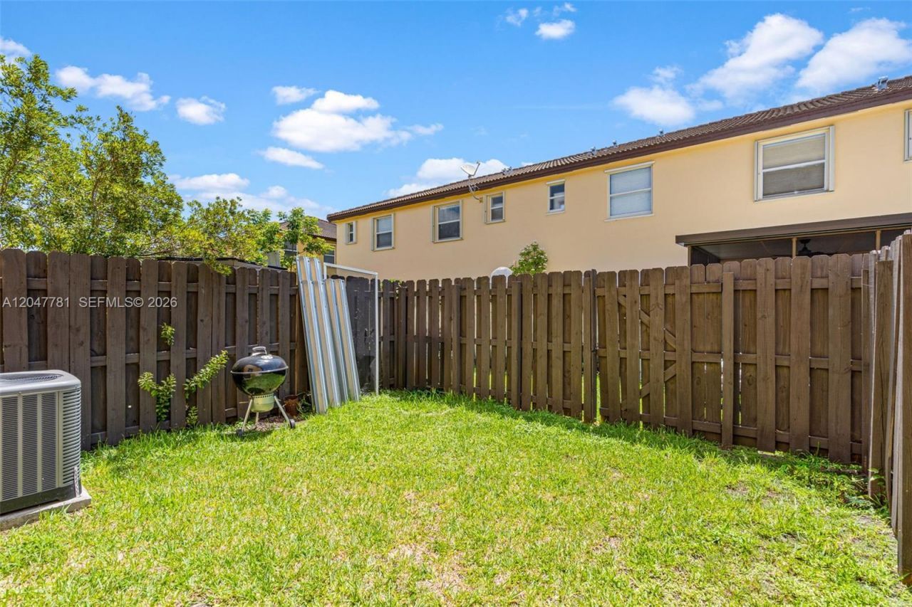 9133 SW 227th St , Unit 8, Cutler Bay, FL 33190 Photo
