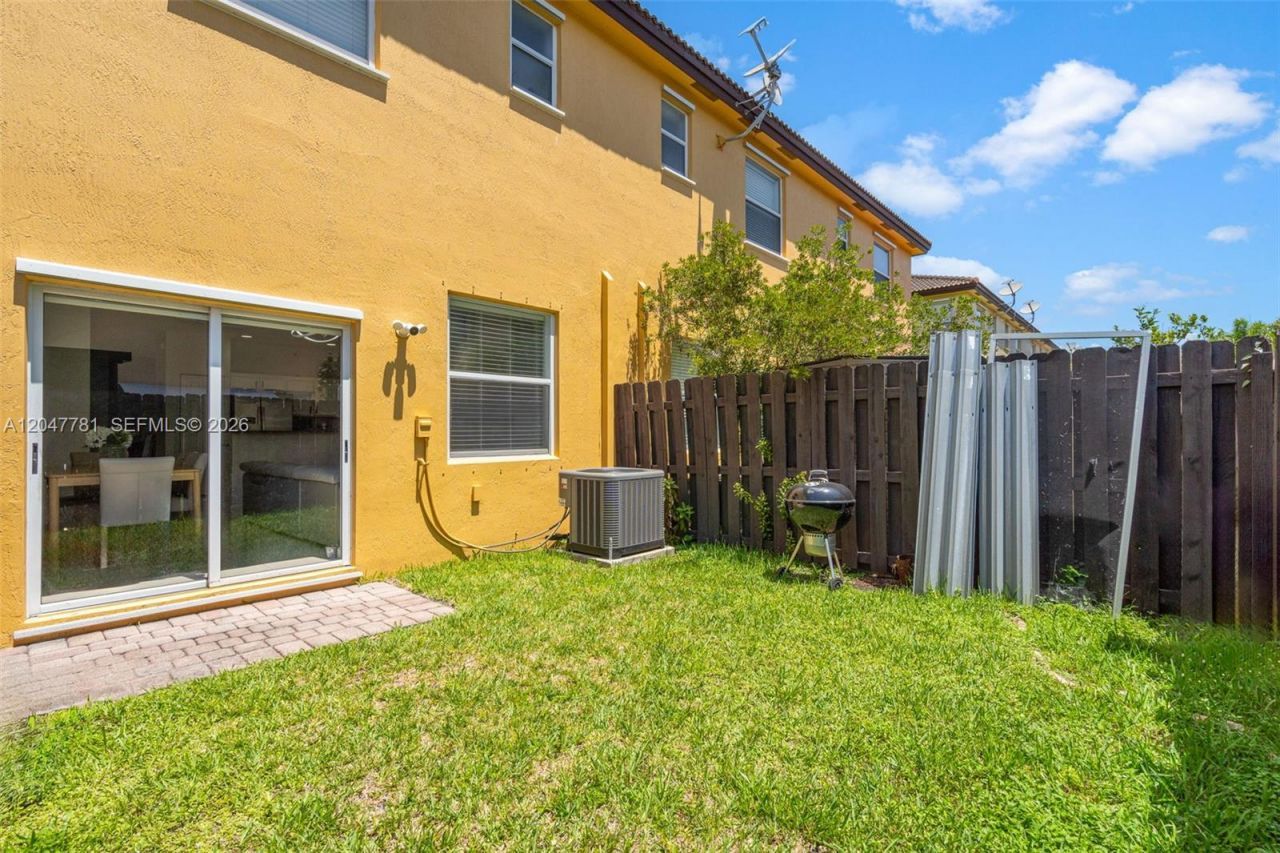 9133 SW 227th St , Unit 8, Cutler Bay, FL 33190 Photo