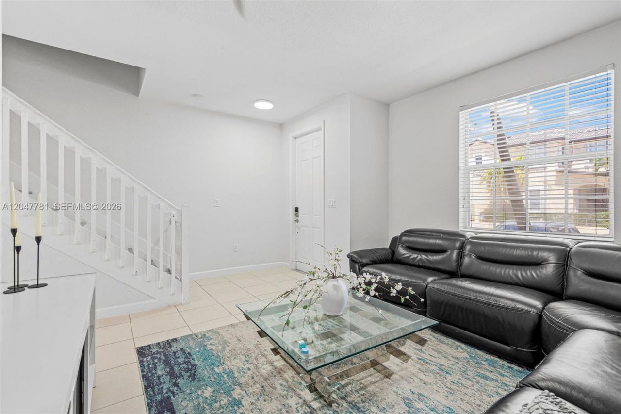 9133 SW 227th St , Unit 8, Cutler Bay, FL 33190 Photo