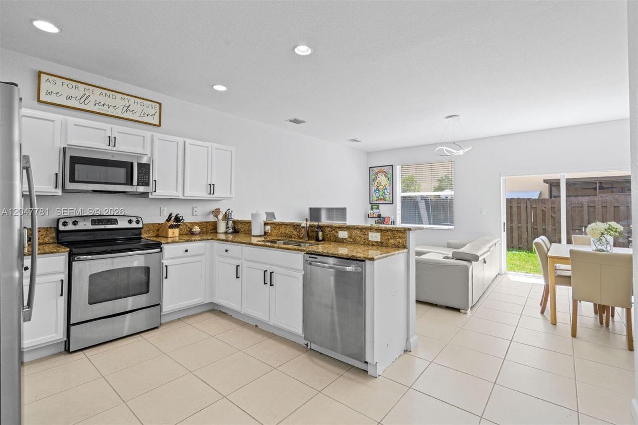 9133 SW 227th St , Unit 8, Cutler Bay, FL 33190 Photo