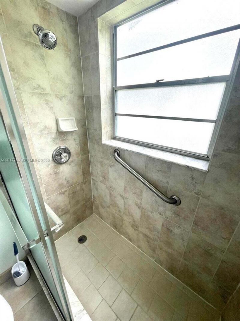 31 Windsor B, Unit 31, West Palm Beach, FL 33417 Photo