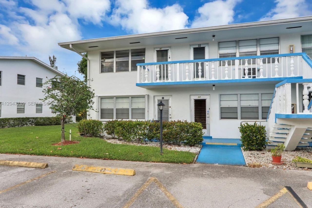 31 Windsor B, Unit 31, West Palm Beach, FL 33417 Photo