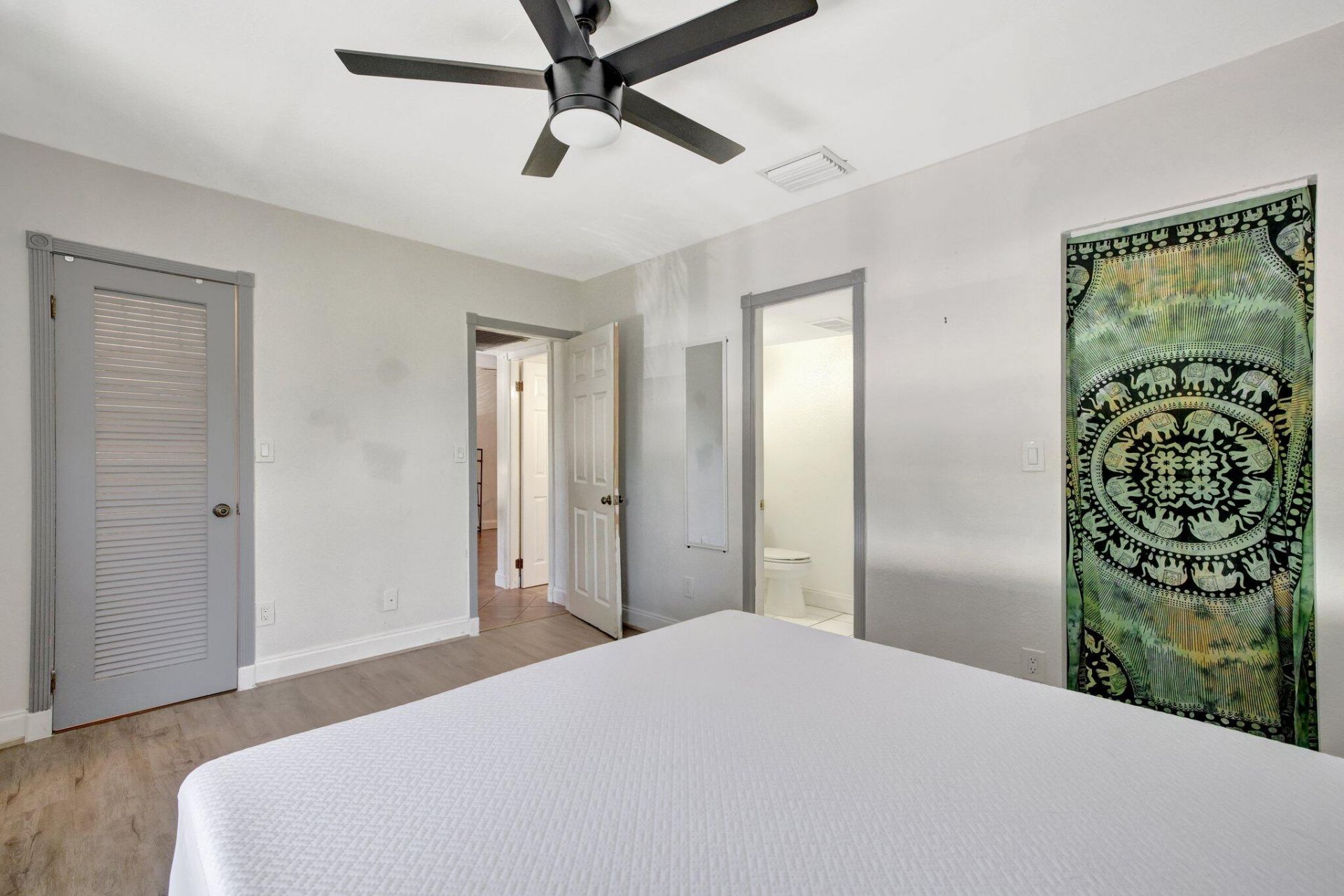 2400 NE 33rd Avenue, Unit 211, Fort Lauderdale, FL 33305 Photo