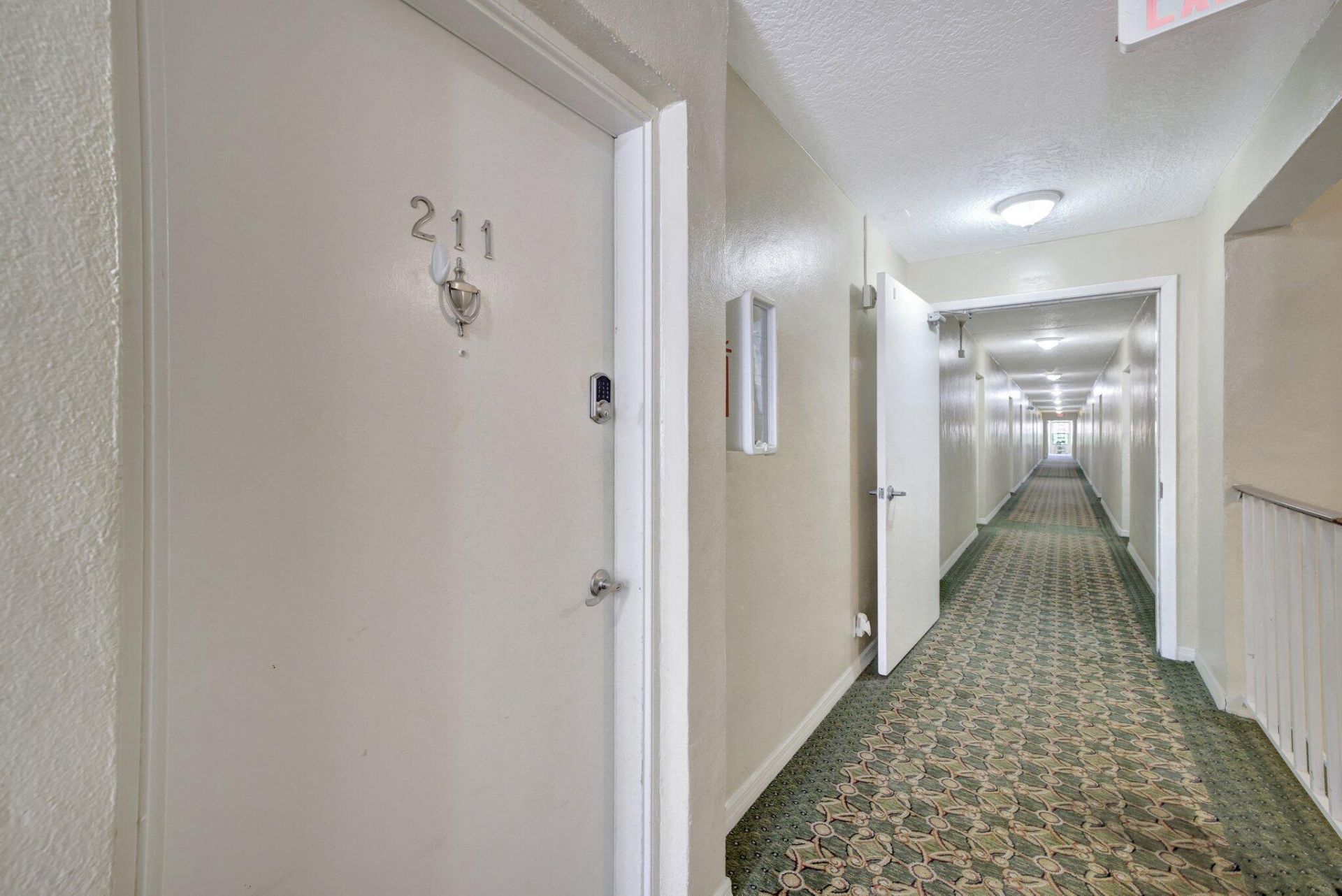 2400 NE 33rd Avenue, Unit 211, Fort Lauderdale, FL 33305 Photo