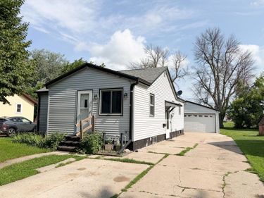 1719 Dover Street, Worthington, MN 56187