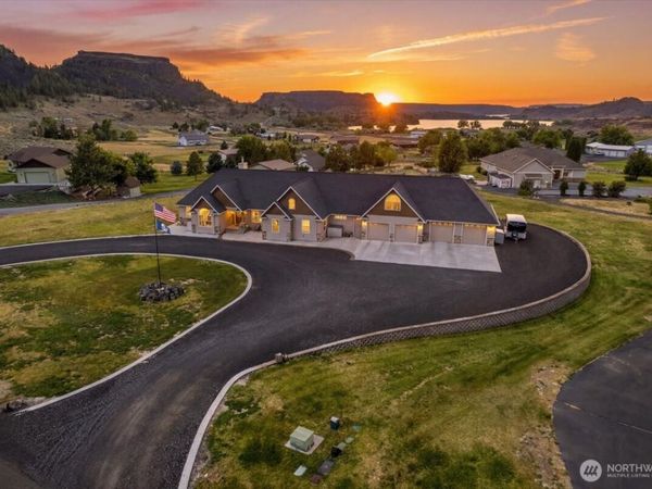 19985 Coulee View Road NE, Electric City, WA 99123