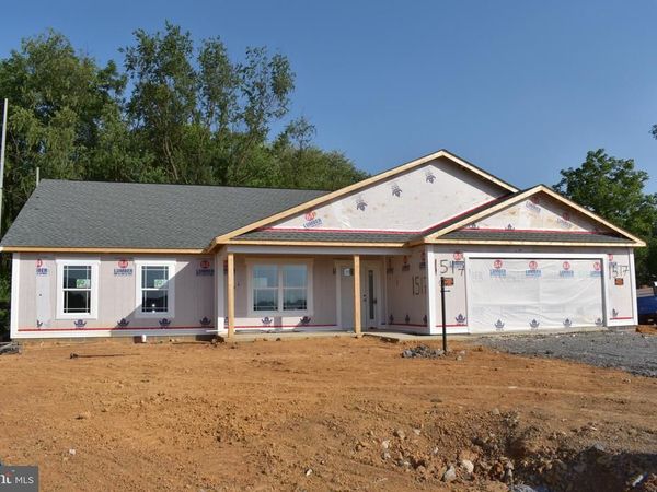 1517 TREELINE DRIVE , CHAMBERSBURG, PA 17202