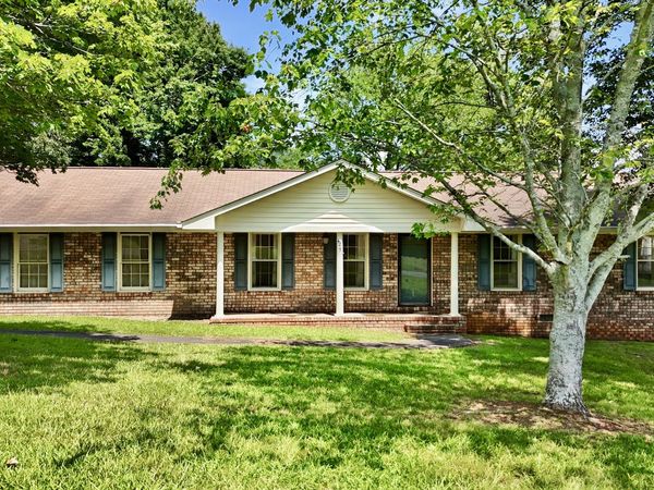 25 Montre Circle SE, Silver Creek, GA 30173