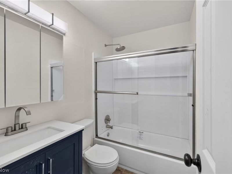 2476 Amberly Drive, Youngstown, OH 44511 Photo 18