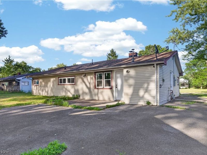2476 Amberly Drive, Youngstown, OH 44511 Photo 29