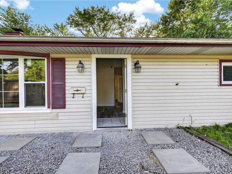 2476 Amberly Drive, Youngstown, OH 44511 Photo 5