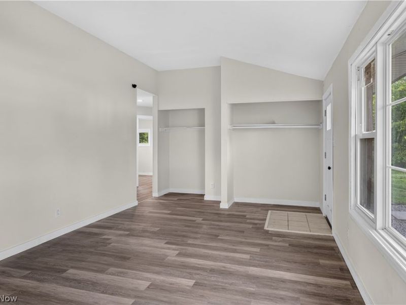 2476 Amberly Drive, Youngstown, OH 44511 Photo 9