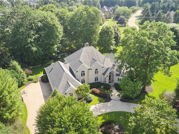 3740 Winterberry Drive, Akron, OH 44333
