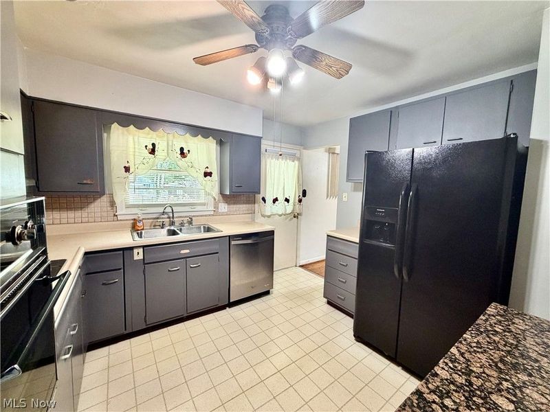 63 W Nineth St. Street, Newton Falls, OH 44444 Photo 5