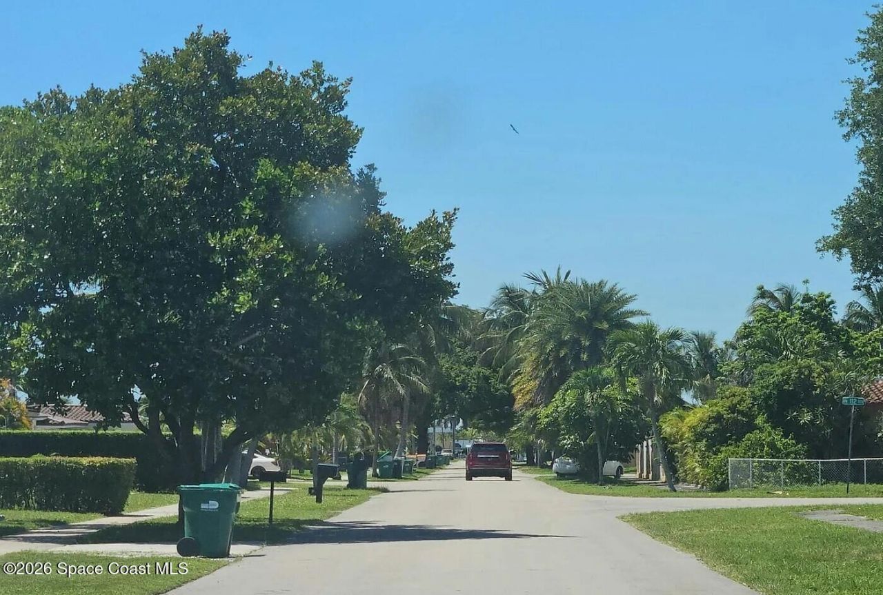 6240 NW 112th Terrace, Hialeah, FL 33012 Photo