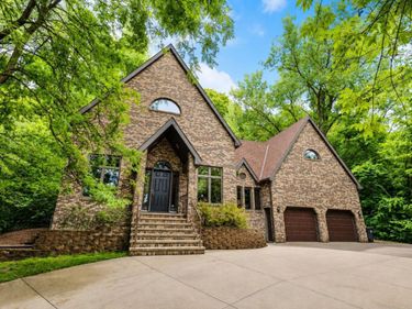 950 E Belvista Drive, North Mankato, MN 56003