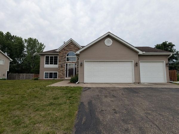 9945 42nd Street NE, Saint Michael, MN 55376