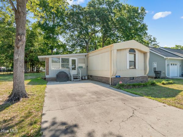 1585 Gate 2 SW, Ocean Isle Beach, NC 28469