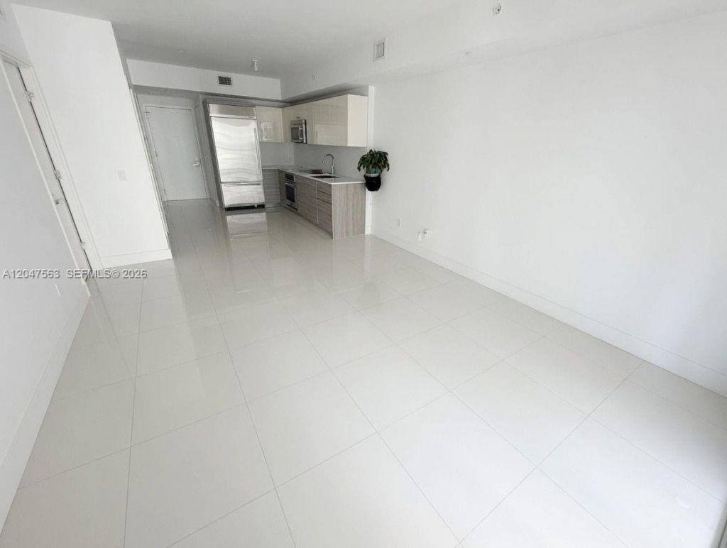 1300 Brickell Bay Dr , Unit 1110, Miami, FL 33131 Photo