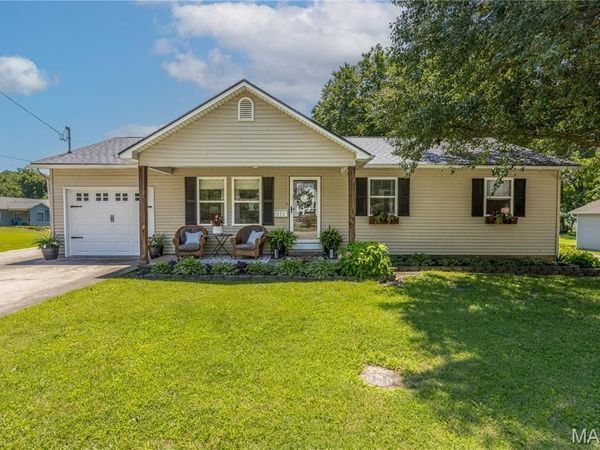 332 E Parker Avenue, Chaffee, MO 63740
