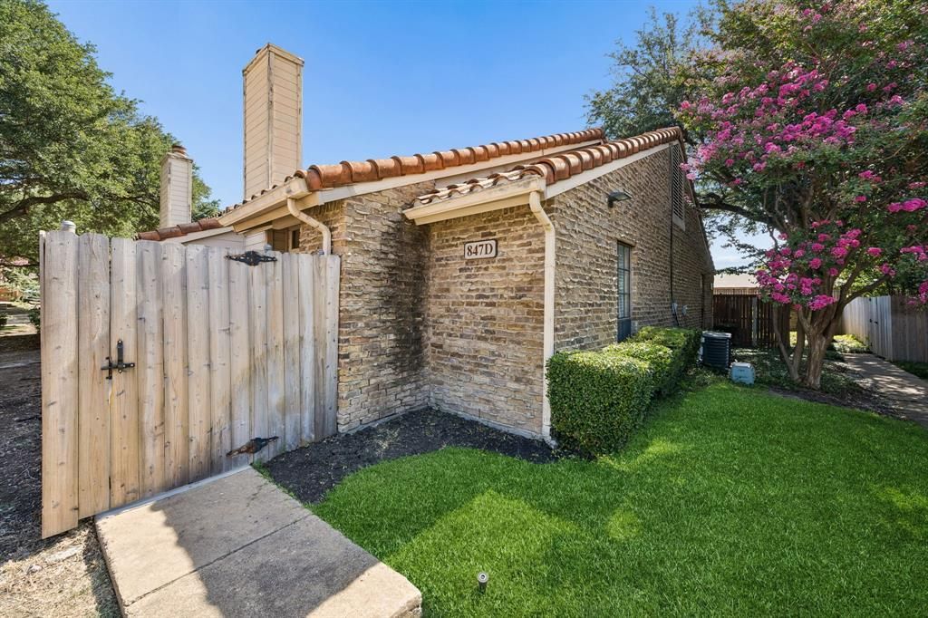 847 Dublin Drive, Unit 4, Richardson, TX 75080 Main Photo