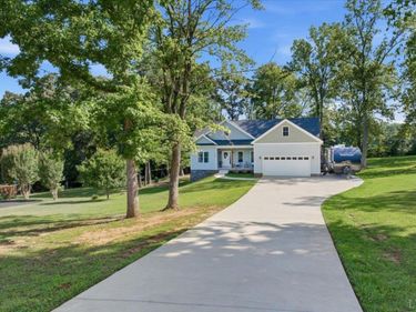 77 Hicks Road, Lynchburg, VA 24502