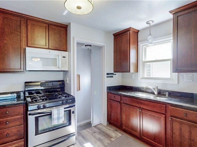 9303 S Highland Avenue, Garfield Heights, OH 44125 Photo 5