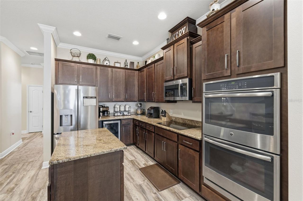 2723 Colewood Lane, Dover, FL 33527 Photo