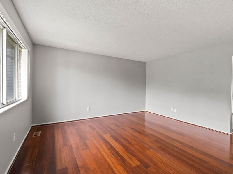 2121 Steffi Drive, Hilliard, OH 43026 Photo 4