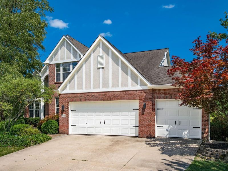7665 Kingman Place, Lewis Center, OH 43035 Photo 2