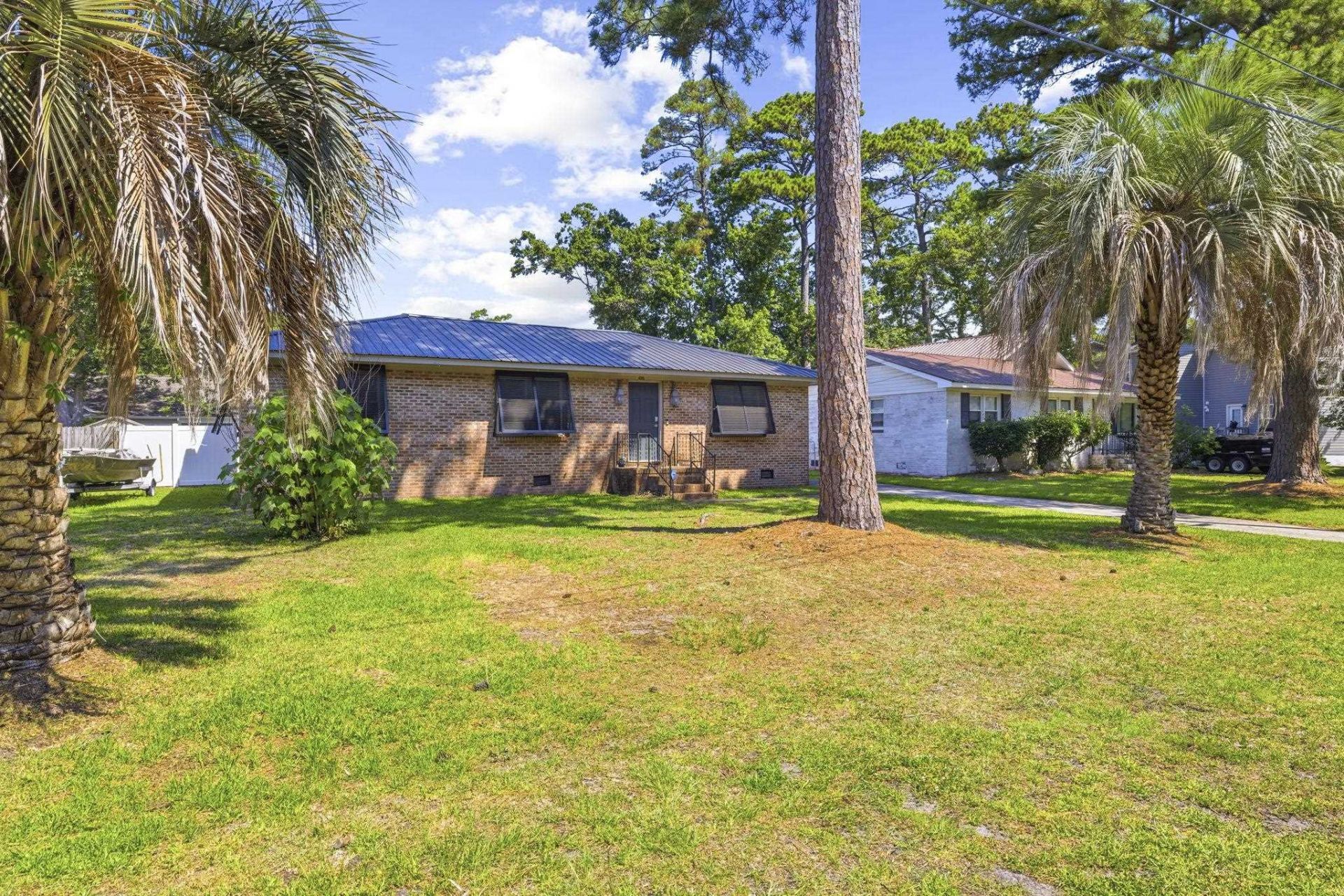 1016 Bay Dr. Photo 2