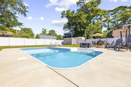 1016 Bay Dr. photo 4