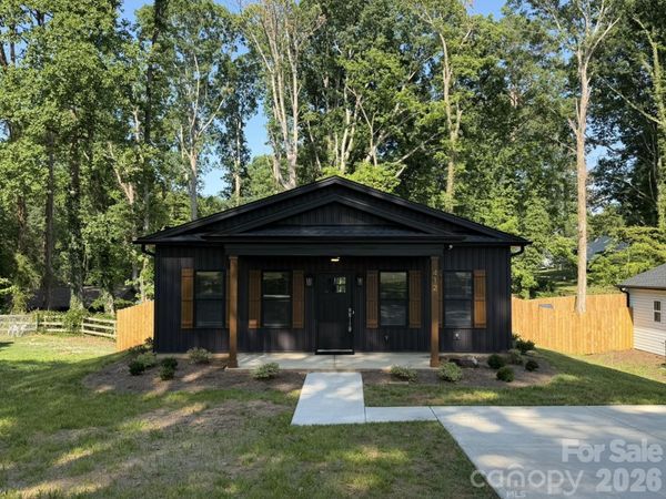 412 N Peterson Street , Stanley, NC 28164