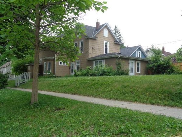 579 Ohio Street , Saint Paul, MN 55107
