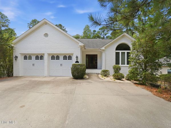 25 Kingswood Circle, Pinehurst, NC 28374