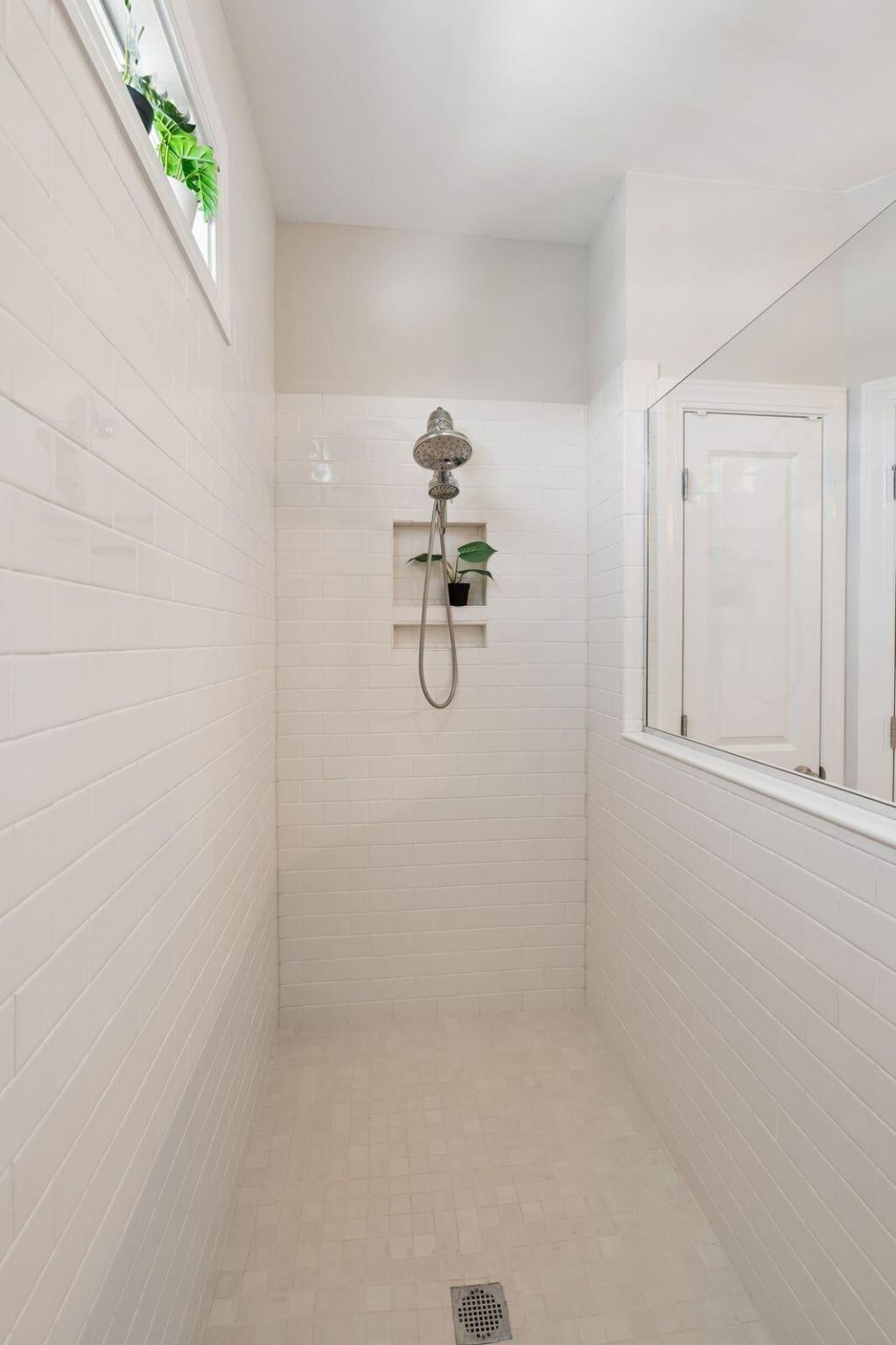 1603 Prince Edward Street Photo 58