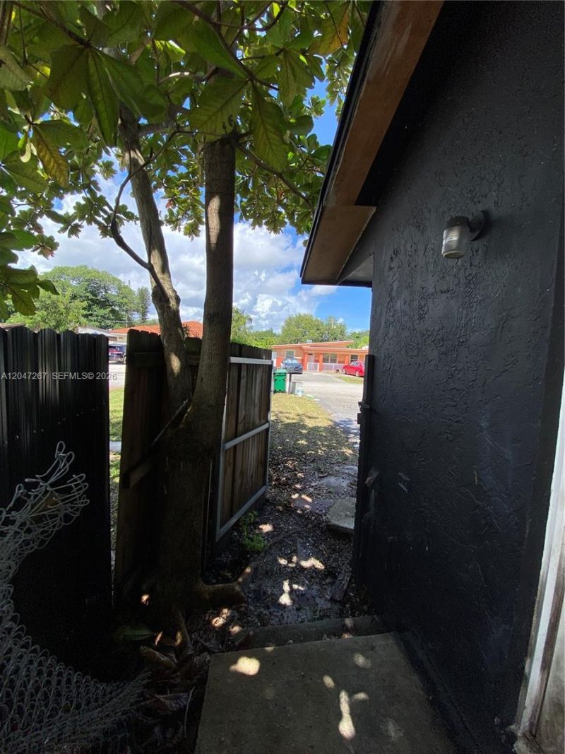 6132 SW 39th Street , Miramar, FL 33023 Photo