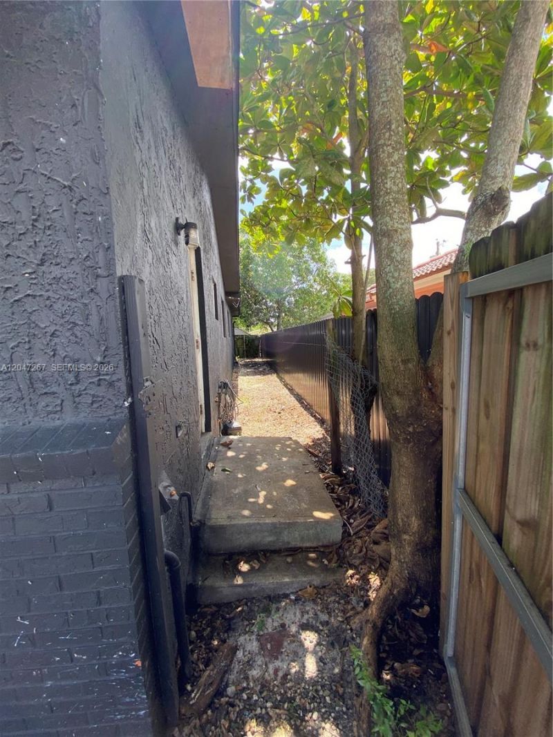 6132 SW 39th Street , Miramar, FL 33023 Photo