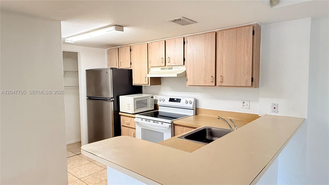 10709 Cleary Blvd , Unit 307, Plantation, FL 33324 Photo