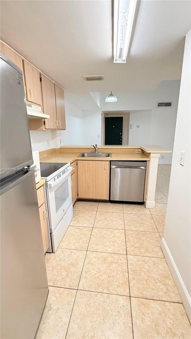 10709 Cleary Blvd , Unit 307, Plantation, FL 33324 Photo